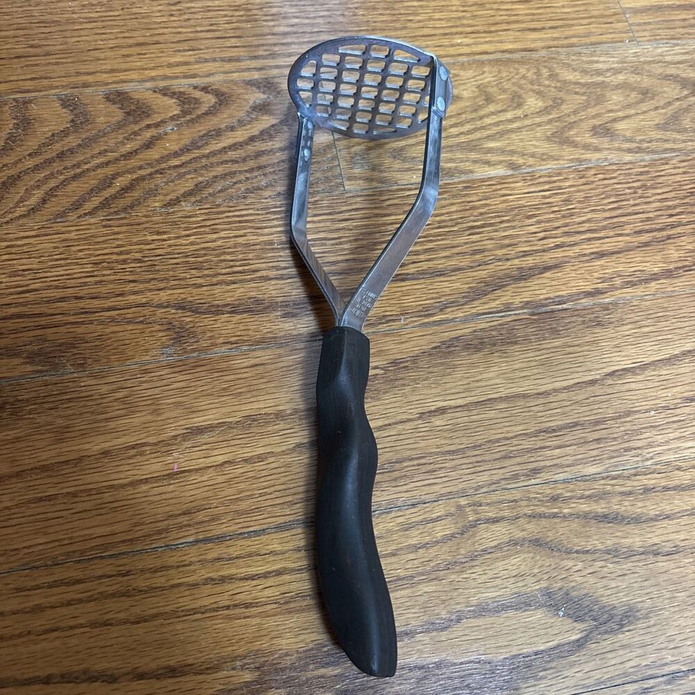 Vintage Cutco No. 14 Potato Masher Stainless Steel Brown Swirl Handle USA